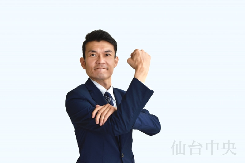 包茎手術を終え喜ぶバツイチ男性