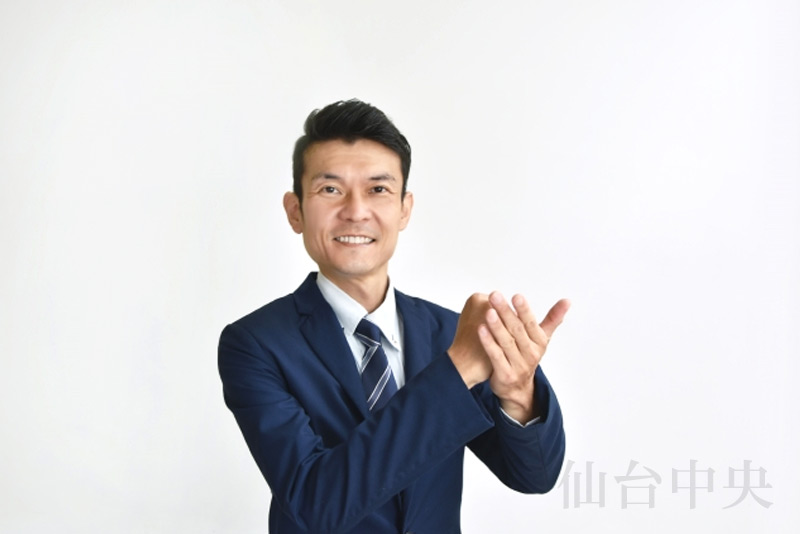 パイプカット手術が成功し喜ぶ男性