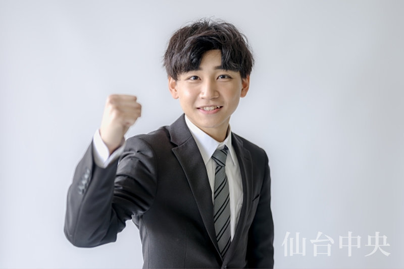 裏筋の突っ張りに対する治療が上手くいって喜ぶ男性